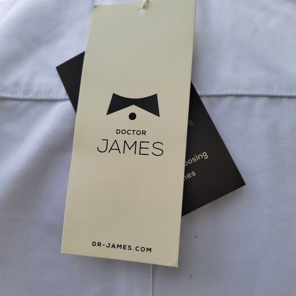 Dr. James - Unisex Lab Coat with Smartphone & Tablet Pockets - Picture 10 of 10